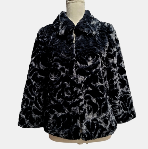 Black faux fur soft coat from JohnPaulRichard - Picture 2 of 8